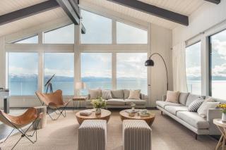 Lakeview by AvantStay Private Waterfront Cabin on Lake Tahoe w Hot Tub Views - Tahoe Vista - 0