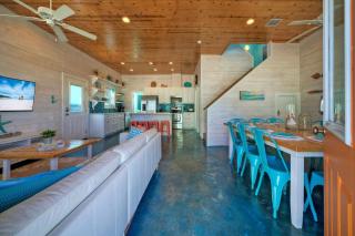 Private PoolPatio Arcade Game Walk to the Beach Ocean Devotion by AvantStay - Port Aransas - 4