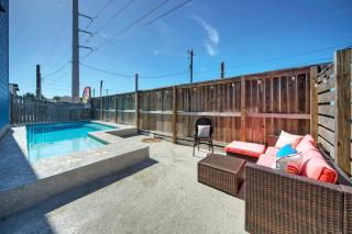 Private PoolPatio Arcade Game Walk to the Beach Ocean Devotion by AvantStay - Port Aransas - 1