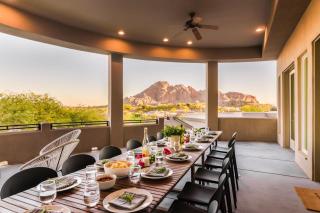Julep by AvantStay Stylish 9 BR Estate w Mid-Century Modern Decor - Phoenix - 0