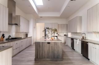 Julep by AvantStay Stylish 9 BR Estate w Mid-Century Modern Decor - Phoenix - 3