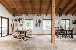 Wolfe by AvantStay 5mins NorthStar w Hot Tub Fireplace 2 Private Decks - 1