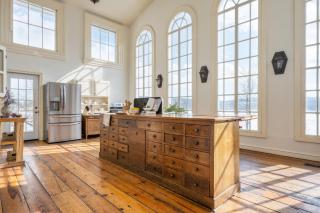River House by AvantStay Historic Secluded Estate on the Hudson River w Pool Sleeps 24 - 7