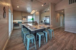Bourbon Breeze AvantStay Private Lagoon Pool - Port Aransas - 2