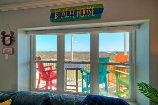 Beach Boardwalk Gulf View Pool TennisPickleball Beach Please by AvantStay - Port Aransas - 7