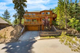 Zen Den by AvantStay Entertainers Home in Ideal Big Bear Location w Hot Tub - Big Bear Lake - 0