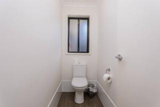 Cozy and Comfy House at Forde Close to Shops and Reserves - Harrison - 2