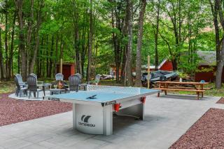 Maple Oasis by AvantStay Newly Built w Hot Tub Game Room Fire Pit - Blakeslee - 0