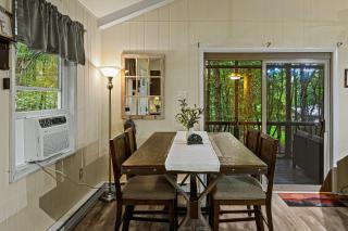 Frolic on Fern by AvantStay Enclosed Deck w Forest Views Bar - Blakeslee - 9