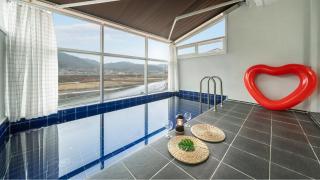 Gyeongju Modern Pool Villa - Gyeongju - 8