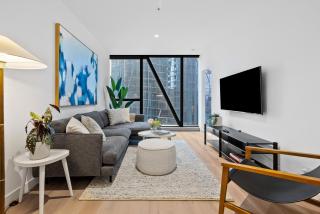 New Stylish Westside Place, Heated Pool, Gym, Sauna, Steam - 7