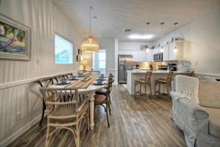 2 Blocks to the Beach, Patio, Resort Pool w Slide Tranquil Tides by AvantStay - Port Aransas - 6