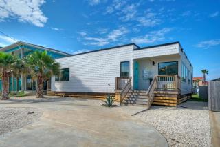 Modern Design 3 Mins to the Beach Boat Parking The Beach Box by AvantStay - Port Aransas - 6