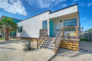 Modern Design 3 Mins to the Beach Boat Parking The Beach Box by AvantStay - Port Aransas - 2