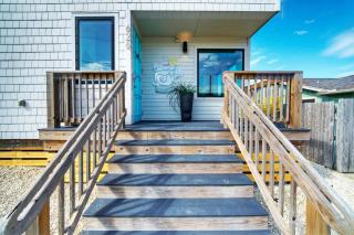 Modern Design 3 Mins to the Beach Boat Parking The Beach Box by AvantStay - Port Aransas - 1