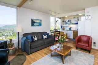 Blue Horizon by AvantStay Panoramic Views of the Ocean w Entertainers Patio - Rockaway Beach - 5