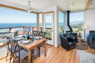 Blue Horizon by AvantStay Panoramic Views of the Ocean w Entertainers Patio - Rockaway Beach - 2