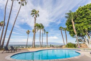 Oak Hills by AvantStay Panoramic View Pool Spa - Los Angeles - 6
