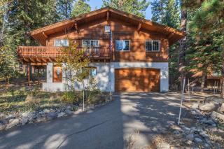 Wolfs Lair by AvantStay Swiss Chalet w Private Hot Tub Access to Northstar Resort Community - Kingswood Estates - 0