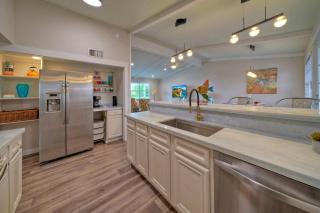 Sun Beach by AvantStay Private Pool Near Beach - Port Aransas - 2