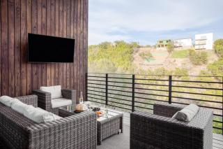 Barton by AvantStay Lake Views w Hot Tub Pool Ping Pong - Austin - 5