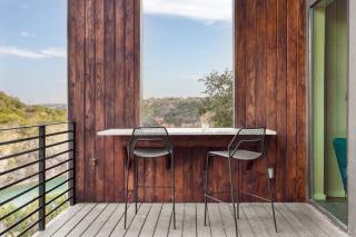 Barton by AvantStay Lake Views w Hot Tub Pool Ping Pong - Austin - 4