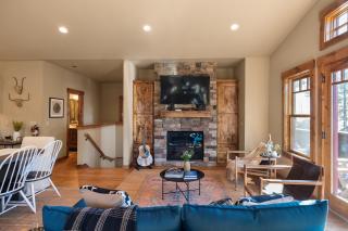 Atkinson by AvantStay Lake Front Home w Stunning Views in Tahoe Vista - Tahoe Vista - 2