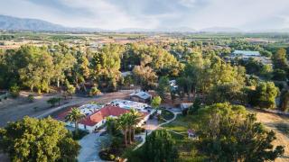 Merlot by AvantStay Exquisite Home w Pool and Stunning Patio - Sage - 0