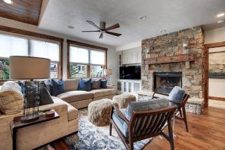 Main Street Escape by AvantStay Stunning Home right off Main Street w Hot Tub Large Deck - Park City - 3
