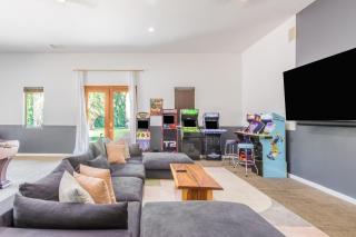 The Date Palm Estate by AvantStay Luxurious Private Retreat - Indio - 1