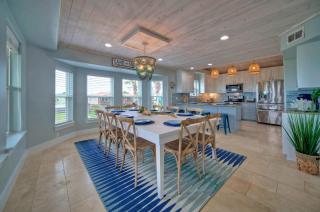 Blue Crush by AvantStay Balcony Sunset Views - Port Aransas - 1