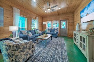 Pool Patio Blocks to the Beach Golf Cart Zone Daiquiri Daze by AvantStay - Port Aransas - 5