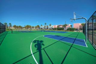 Beachfront Complex w 2 Pools Tennis Gulf Views Rise N Beach by AvantStay - Port Aransas - 6