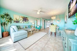 Beachfront Complex w 2 Pools Tennis Gulf Views Rise N Beach by AvantStay - Port Aransas - 1