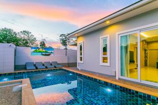"Smooth as Silk" Gorgeous 3-Bedroom Pool Villa, Just a Stone's Throw from the Beach! - Ban Khlong Haeng - 7
