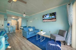 Oceanfront Condo w Private Balcony Pool Tennis Bubbly Blew by AvantStay - Port Aransas - 5