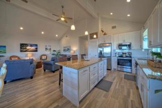 Pelicans Porch by AvantStay Private Pool Views - Port Aransas - 2