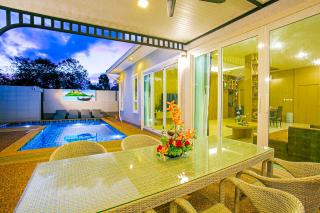 "Smooth as Silk" Gorgeous 3-Bedroom Pool Villa, Just a Stone's Throw from the Beach! - Ban Khlong Haeng - 0