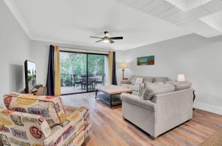 Mizzenmast by AvantStay Harbourtown Escape Group Retreat w Patio - Hilton Head Island - 6