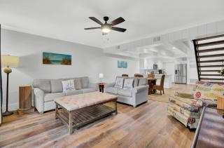 Mizzenmast by AvantStay Harbourtown Escape Group Retreat w Patio - Hilton Head Island - 5