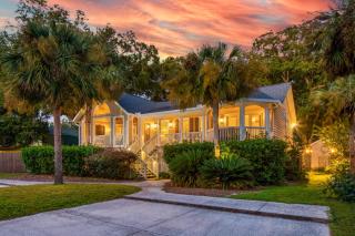 Palmetto by AvantStay Gorgeous Character Home w Pool Sun Room Pool Table - Isle of Palms - 9