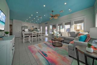Pool Access Private Patio Living Near the Beach Seahorse Cove by AvantStay - Port Aransas - 4