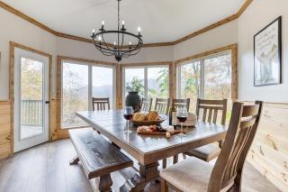 Greene Mountain Lodge by AvantStay Sleeps 22 Hot Tub Game Room Theater - Gatlinburg - 4