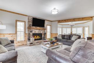 Greene Mountain Lodge by AvantStay Sleeps 22 Hot Tub Game Room Theater - Gatlinburg - 7
