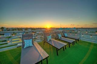 Huge Priv Rooftop w Ocean Glimpse View Pool Seaside Lookout by AvantStay - Port Aransas - 9