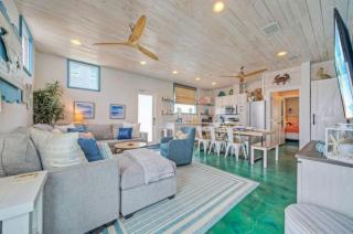 Huge Priv Rooftop w Ocean Glimpse View Pool Seaside Lookout by AvantStay - Port Aransas - 2