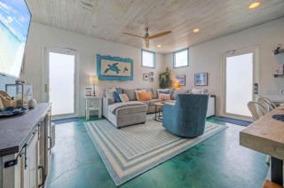 Huge Priv Rooftop w Ocean Glimpse View Pool Seaside Lookout by AvantStay - Port Aransas - 3