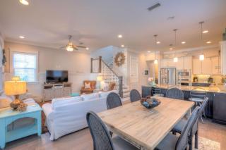 Three Times The Fun by AvantStay Blue Mountain Pool Pet-Friendly - 0