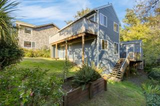 Royal Canoe by AvantStay Walk to the Shore Private Yard - Arch Cape - 8