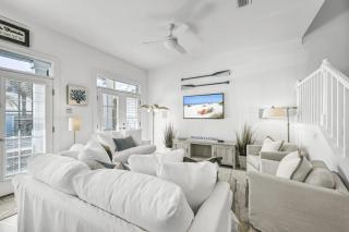 All Decked Out by AvantStay Pool Private Beach Access Bikes Provided - Rosemary Beach - 0